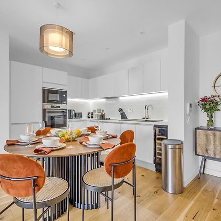 Luxurious & Glamorous Centrally Located 2 Bedroom 2 Bathroom Apartment - Central Birmingham - Secure Parking - Netflix エクステリア 写真
