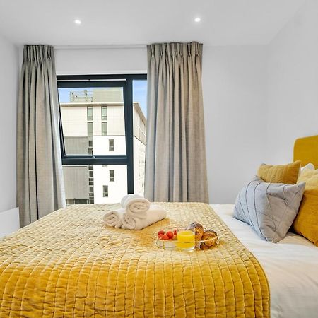 Luxurious & Glamorous Centrally Located 2 Bedroom 2 Bathroom Apartment - Central Birmingham - Secure Parking - Netflix エクステリア 写真