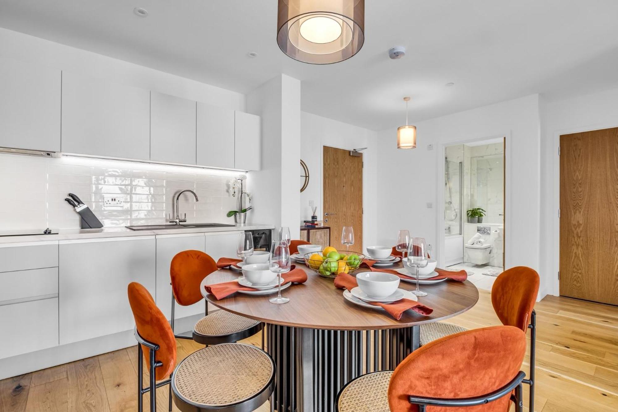 Luxurious & Glamorous Centrally Located 2 Bedroom 2 Bathroom Apartment - Central Birmingham - Secure Parking - Netflix エクステリア 写真