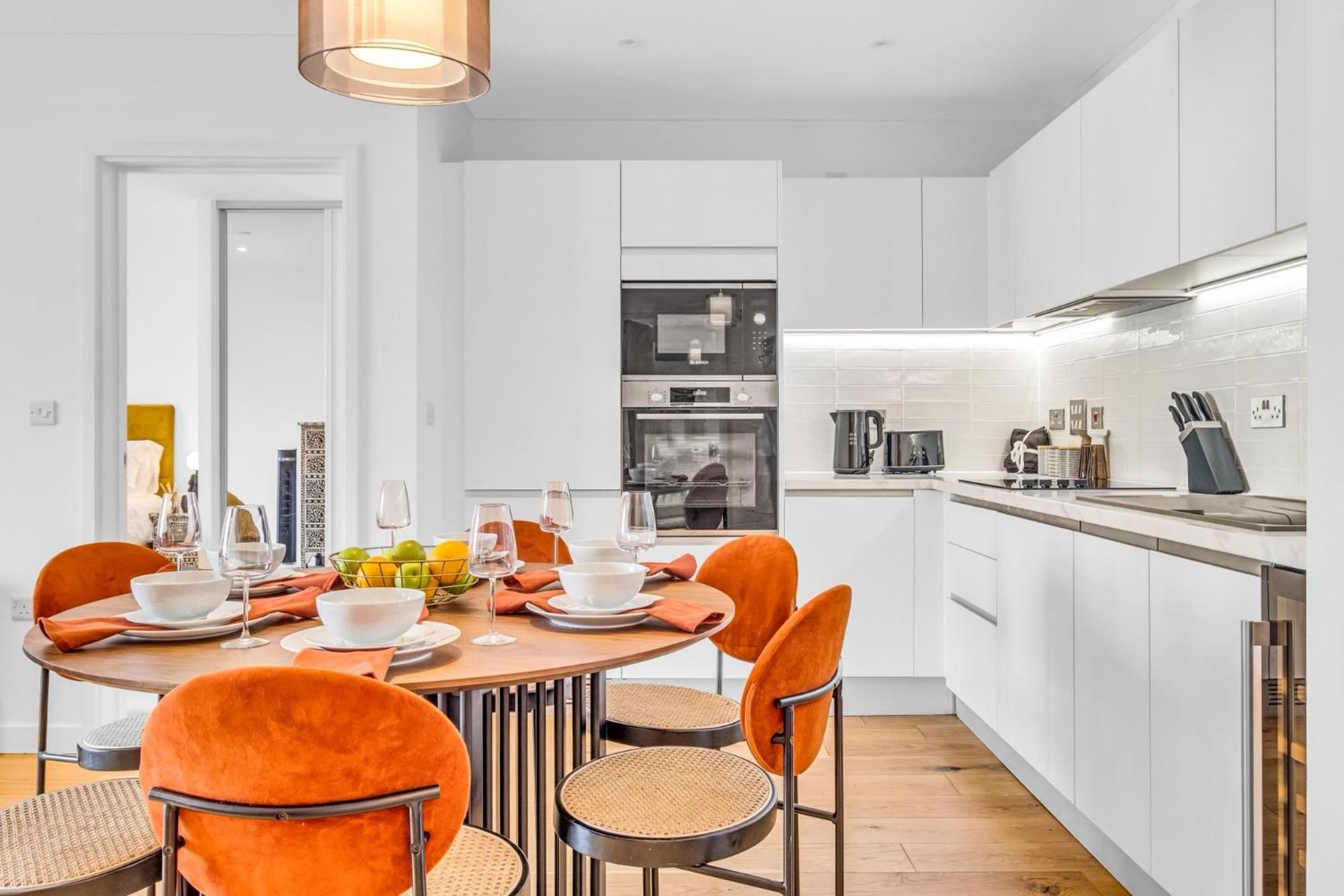 Luxurious & Glamorous Centrally Located 2 Bedroom 2 Bathroom Apartment - Central Birmingham - Secure Parking - Netflix エクステリア 写真