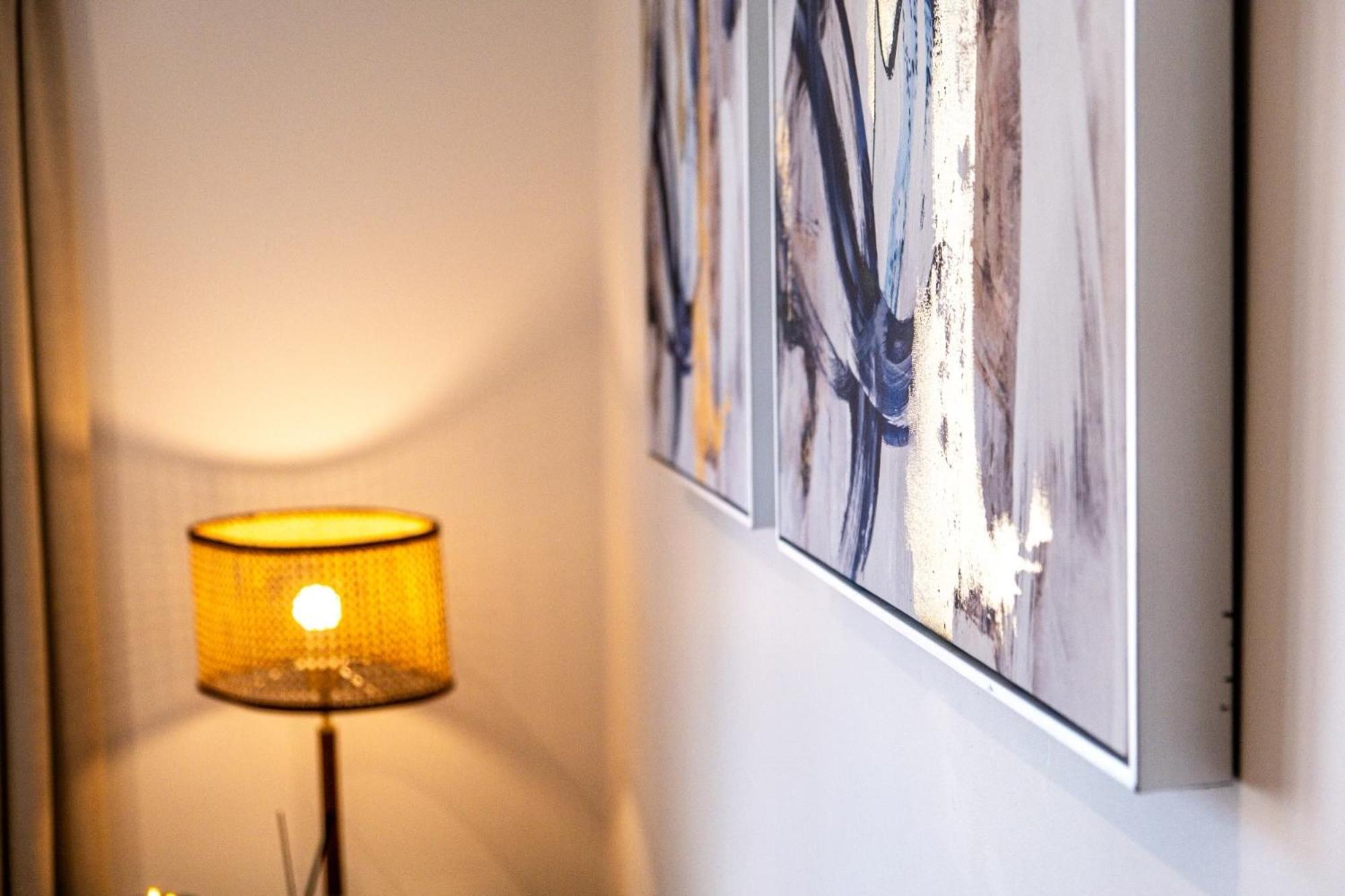 Luxurious & Glamorous Centrally Located 2 Bedroom 2 Bathroom Apartment - Central Birmingham - Secure Parking - Netflix エクステリア 写真