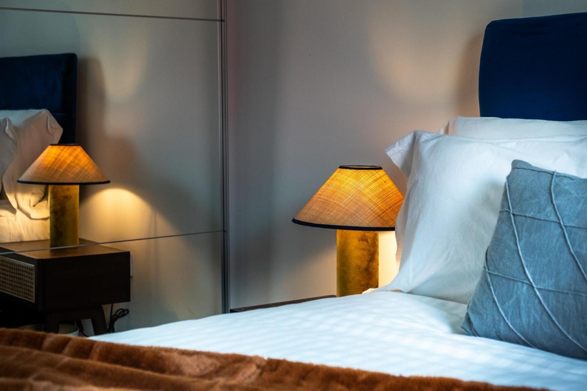 Luxurious & Glamorous Centrally Located 2 Bedroom 2 Bathroom Apartment - Central Birmingham - Secure Parking - Netflix エクステリア 写真