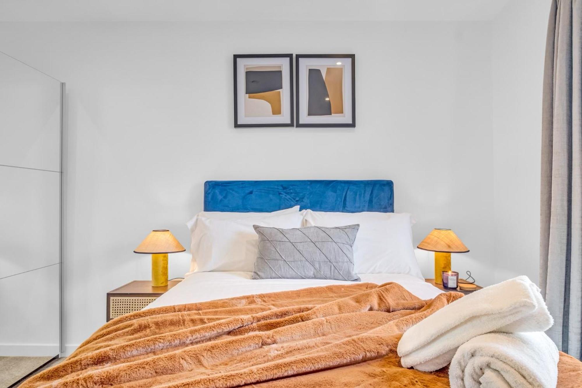 Luxurious & Glamorous Centrally Located 2 Bedroom 2 Bathroom Apartment - Central Birmingham - Secure Parking - Netflix エクステリア 写真