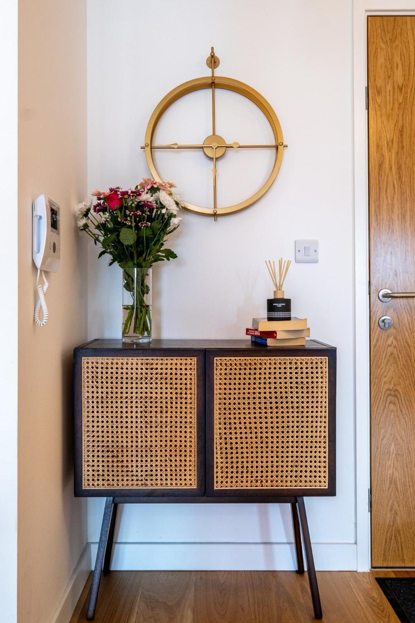 Luxurious & Glamorous Centrally Located 2 Bedroom 2 Bathroom Apartment - Central Birmingham - Secure Parking - Netflix エクステリア 写真