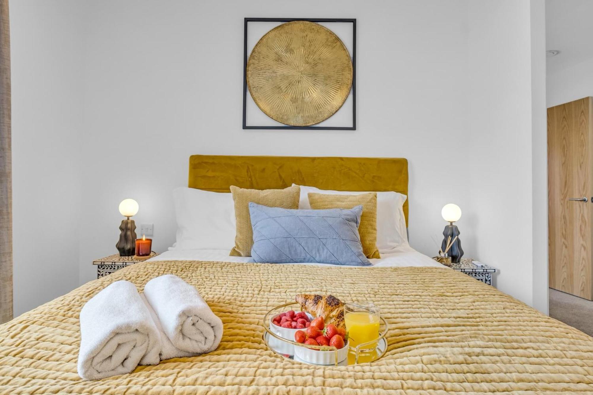 Luxurious & Glamorous Centrally Located 2 Bedroom 2 Bathroom Apartment - Central Birmingham - Secure Parking - Netflix エクステリア 写真